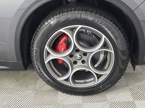 Used 2024 Alfa Romeo Stelvio Sprint image 14