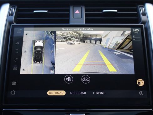 Certified 2025 Land Rover Discovery Dynamic SE image 28