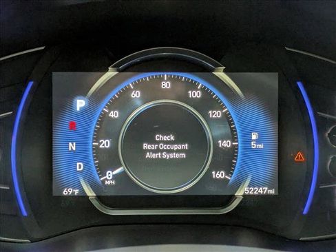 Used 2020 Hyundai Santa Fe Limited image 11