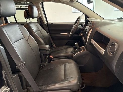 Used 2014 Jeep Compass Latitude FWD image 28