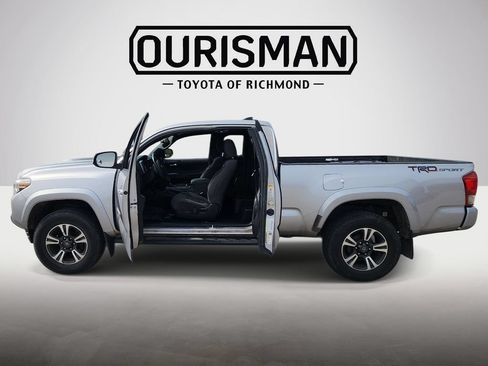Used 2016 Toyota Tacoma TRD Sport w/ Towing Package RWD image 8