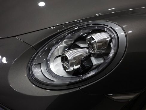 Used 2019 Porsche 911 Turbo image 24