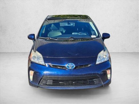 Used 2014 Toyota Prius Four image 2