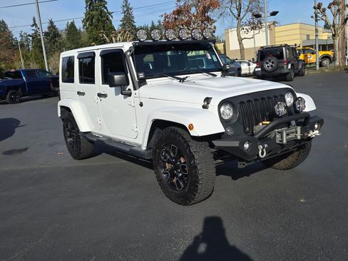 Used 2018 Jeep Wrangler Unlimited Sahara image 18