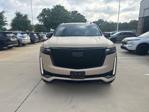 Used 2022 Cadillac Escalade Sport w/ Touring Package AWD/4WD image 2