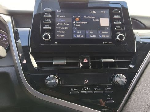 Used 2021 Toyota Camry SE image 15