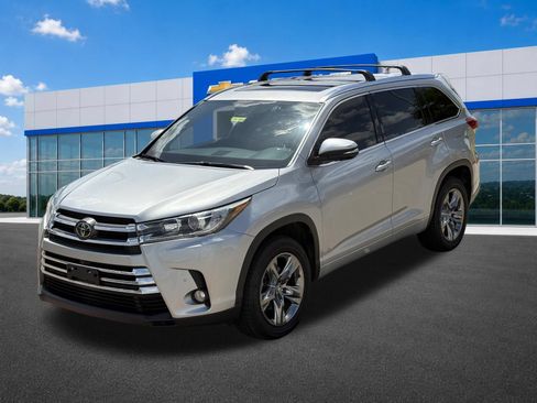 Used 2018 Toyota Highlander Limited Platinum FWD image 11