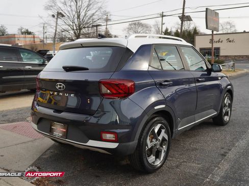 Used 2021 Hyundai Venue w/ Cargo Package image 7