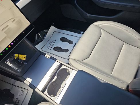 Used 2024 Tesla Model 3 Standard Range image 26