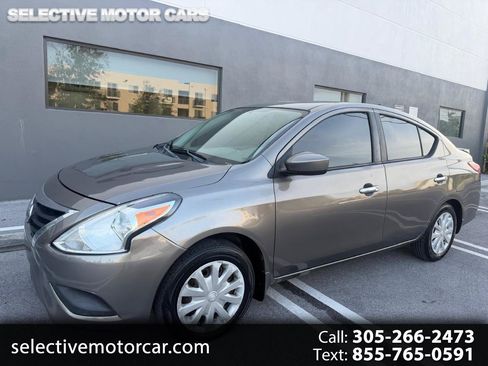 Used 2015 Nissan Versa SV FWD image 1