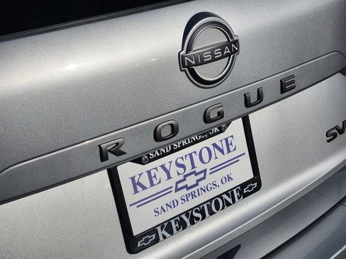 Used 2024 Nissan Rogue SV image 11