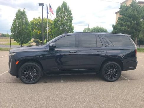 Used 2023 Cadillac Escalade Premium Luxury AWD/4WD image 3