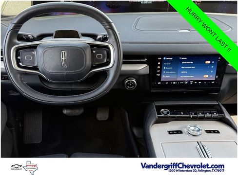 Used 2025 Lincoln Navigator Reserve AWD/4WD image 12