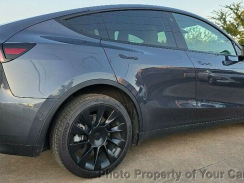 Used 2022 Tesla Model Y Long Range AWD/4WD image 12