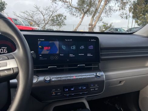 Used 2025 Hyundai Kona SEL image 17