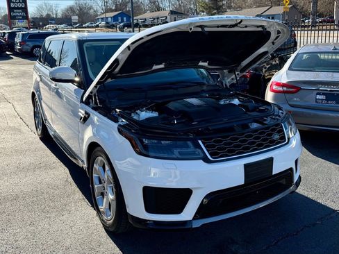 Used 2018 Land Rover Range Rover Sport HSE AWD/4WD image 4