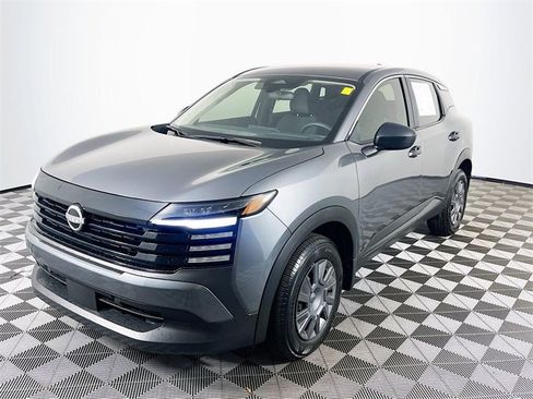 Used 2025 Nissan Kicks S image 4