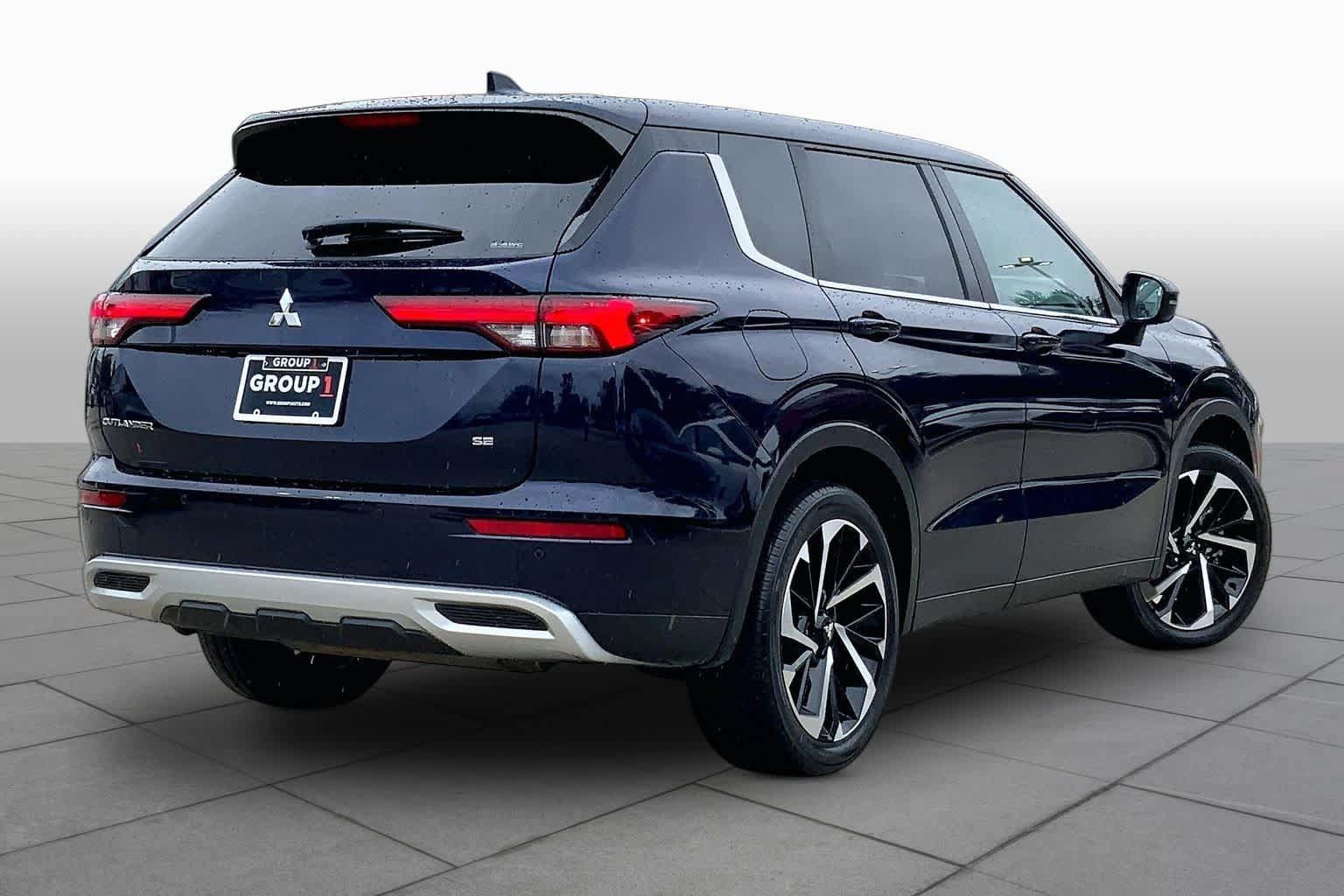 Used 2024 Mitsubishi Outlander SE AWD/4WD image 13