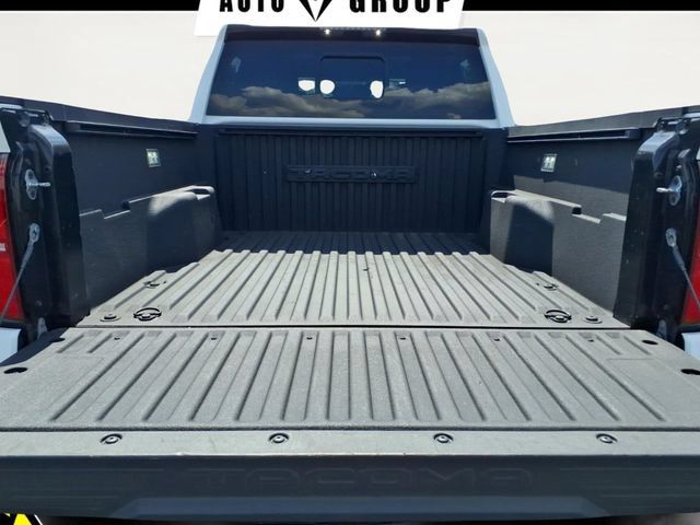 Used 2024 Toyota Tacoma SR5 AWD/4WD image 19