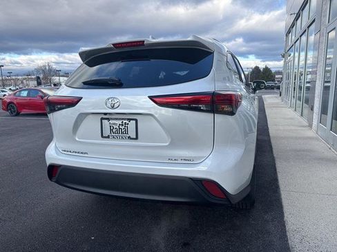 Certified 2023 Toyota Highlander XLE image 4