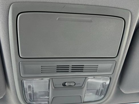 Used 2019 Honda CR-V LX image 17