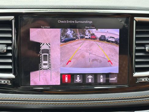 Used 2023 Chrysler Pacifica Pinnacle FWD image 29