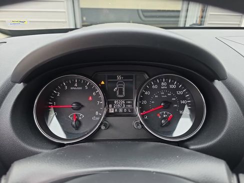 Used 2011 Nissan Rogue S image 18