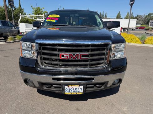 Used 2009 GMC Sierra 2500 SLT w/ SLT Convenience Package AWD/4WD image 3
