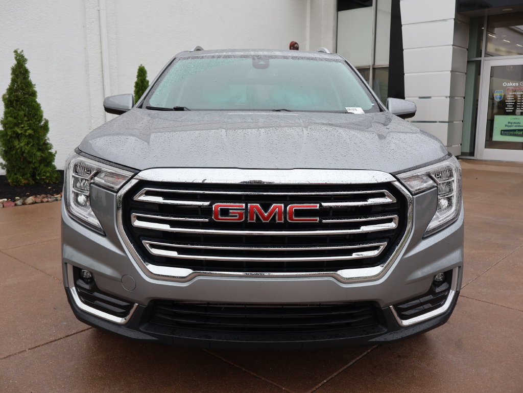 Certified 2024 GMC Terrain SLT FWD image 2