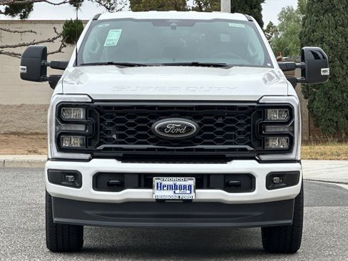 New 2026 Ford F250 Lariat w/ Black Appearance Package AWD/4WD image 9