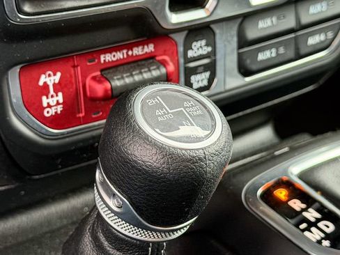 Used 2025 Jeep Wrangler Unlimited Rubicon 4xe AWD/4WD image 15