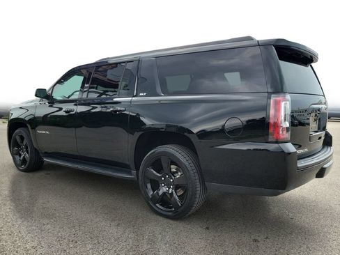 Used 2019 GMC Yukon XL SLT w/ Graphite Performance Edition AWD/4WD image 3