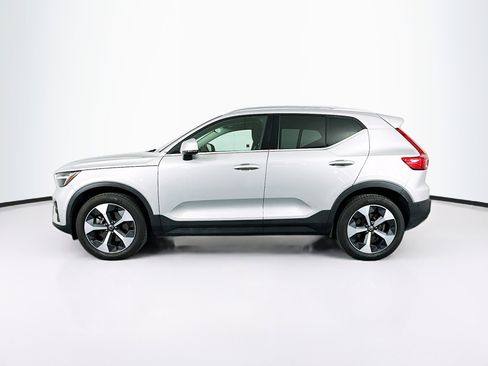 Used 2025 Volvo XC40 B5 Plus AWD/4WD image 4