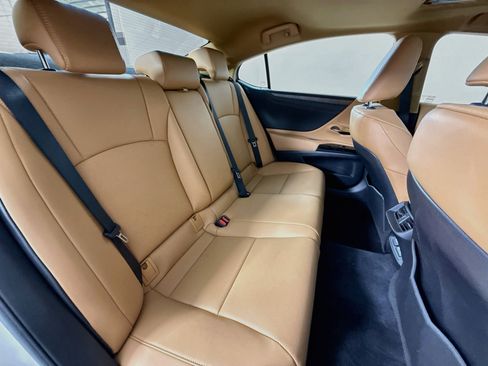 Certified 2024 Lexus ES 350 w/ Premium Package FWD image 26