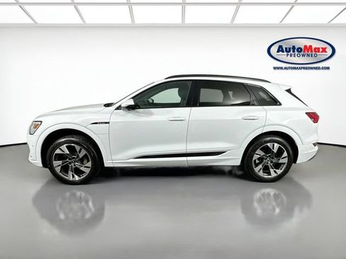 Used 2022 Audi e-tron Premium w/ Convenience Plus Package AWD/4WD image 9