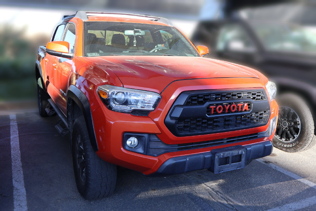 Used 2017 Toyota Tacoma TRD Off-Road AWD/4WD image 10