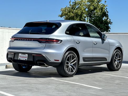 Certified 2026 Porsche Macan AWD/4WD image 8