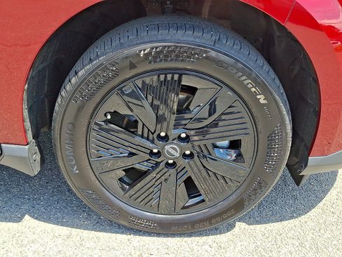 Certified 2025 Nissan Murano SV AWD/4WD image 9