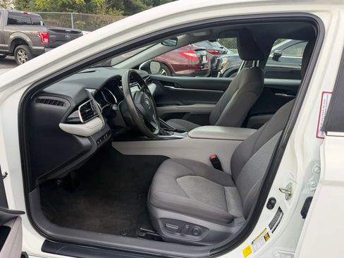 Used 2020 Toyota Camry LE image 22