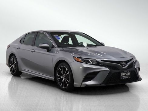 Used 2018 Toyota Camry SE image 7