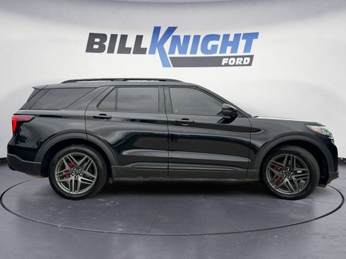 Used 2025 Ford Explorer ST AWD/4WD image 6