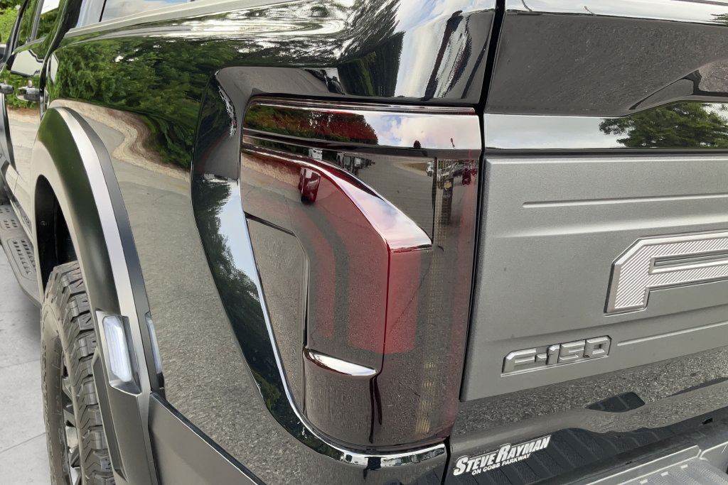 Used 2025 Ford F150 Raptor AWD/4WD image 26