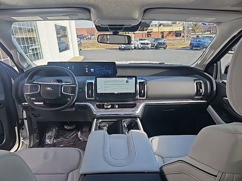 New 2026 Ford Expedition Max Platinum image 13