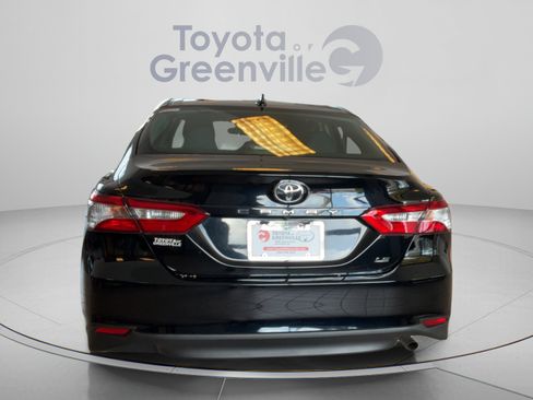 Used 2019 Toyota Camry LE FWD image 5