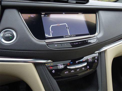 Used 2019 Cadillac XT5 Premium Luxury image 19