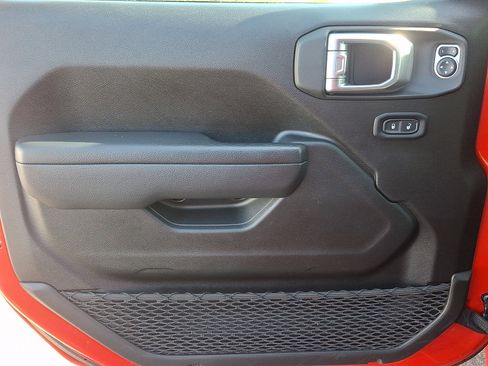 Certified 2024 Jeep Gladiator Willys image 13