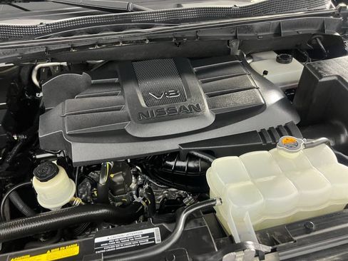 Used 2024 Nissan Titan SV w/ SV Convenience Package AWD/4WD image 32
