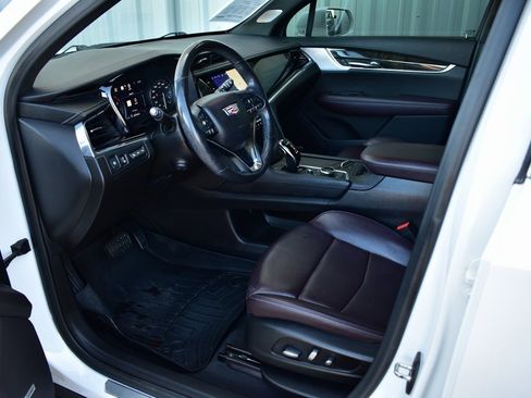 Used 2020 Cadillac XT6 Premium Luxury image 16