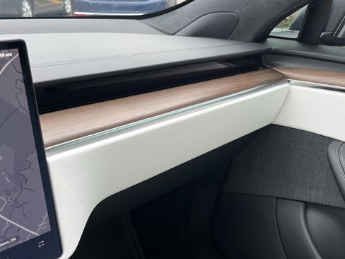 Used 2022 Tesla Model S Base image 23