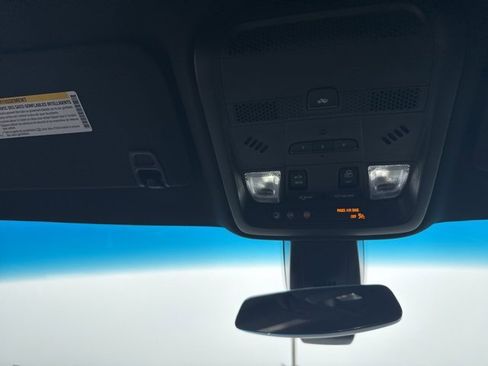 Used 2022 Cadillac XT5 Premium Luxury image 17